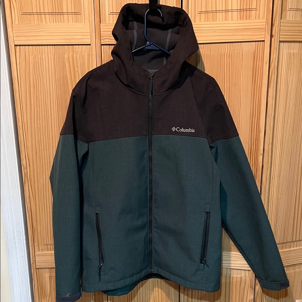 Columbia Men's Black and Dark Green Raincoat